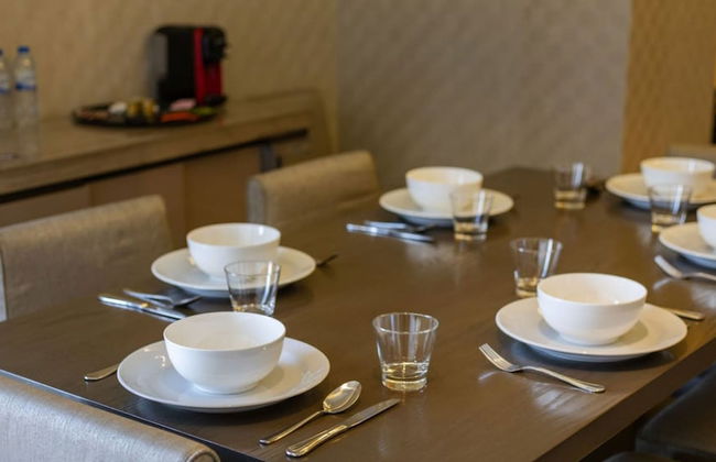 Elegant 3BR With Pool Near Wafi Mall Dubai Frame - Photo 4