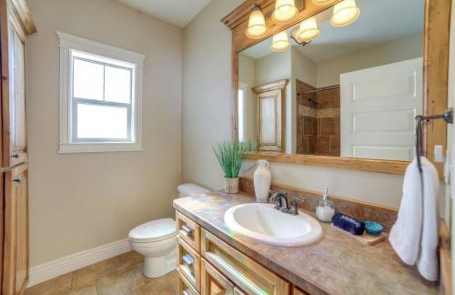 Rigby Gem with Hot Tub Theater Game Room Grill - Foto 23