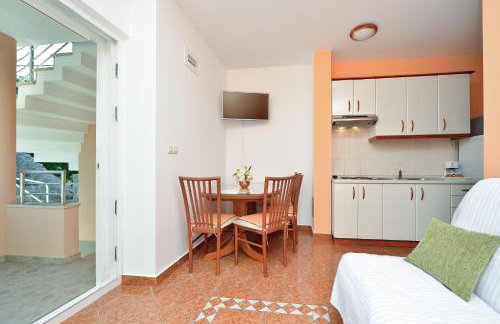 Villa Zdenka with heated pool - Photo 43