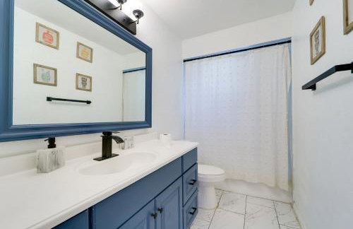 Lounge Area Office Fenced Yard Near It All - Photo 14