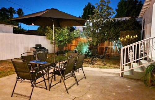 Private and large 2 bedroom house with Pool table, backyard and office near attractions - Foto 34