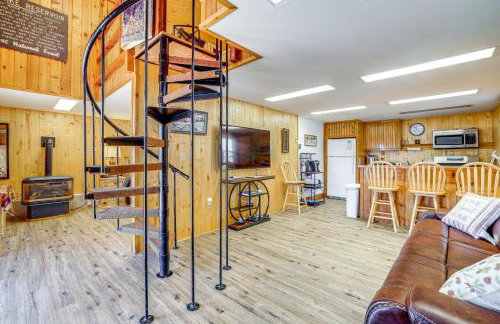 2 Mi to Main Street Mtn-View Escape in Lander! - Foto 1