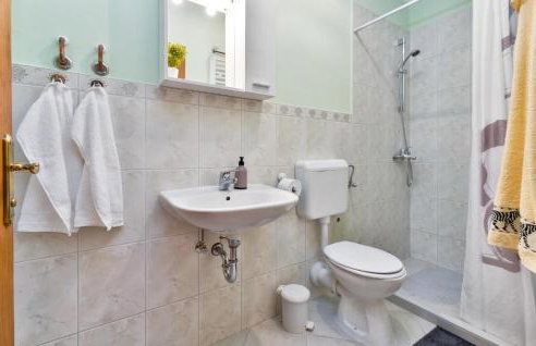 Cozy Home In Slavetic With Kitchen - Foto 34