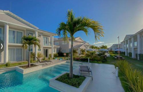 Casa com piscina, churrasqueira e estacionamento - Foto 4