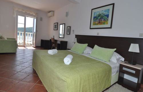 Holiday home Marina- beachfront, sea view and free parking - Photo 30