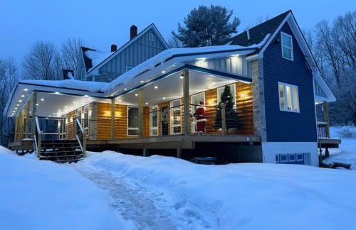 New Sunday River Ski Retreat with Hot Tub Spa - FirePit Sleeps 16 - Foto 46