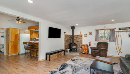 Bear’s Den Hideaway with Hot Tub - Foto 5