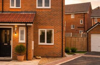 New Build 3-Bed in Rotherham Fast WiFi, Garden & Driveway - Foto 11
