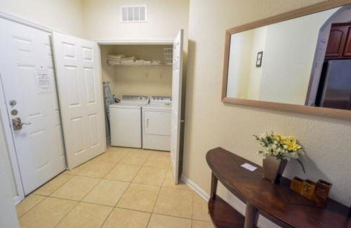 2 Bedroom private lakeview by Conference Center and Epic Universe walking distance - Foto 17