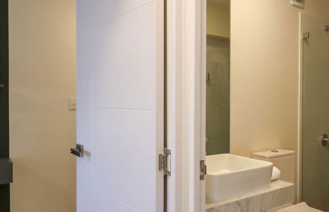 w Spectacular 2BR in the Heart of Miraflores - Photo 17