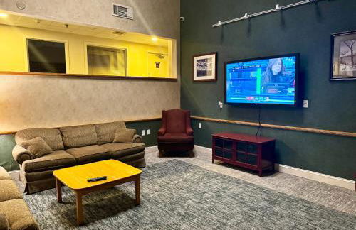 Loon Mountain Retreat with Pool and Hot Tub - Foto 10