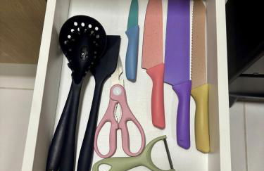 Studio Home Office Completo Cama Queen e Ar Condicionado Vista Panorâmica - Foto 11