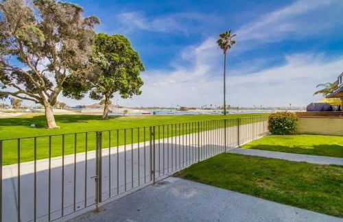 Bayside Gem - Beachfront - Vibrant - Ocean Breeze - Foto 9