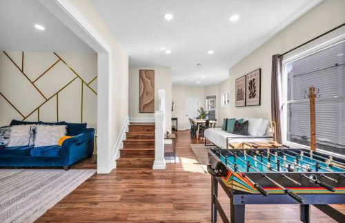 BIG 4BR House 7 Mins to Downtown with Foosball and Games - Foto 10