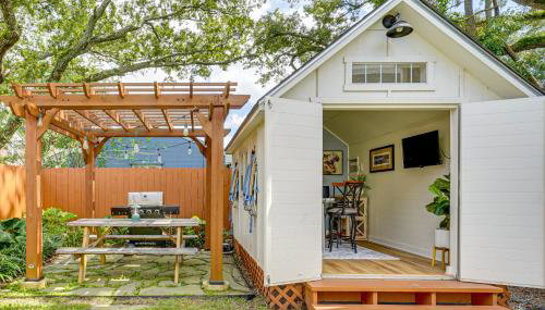 Dtwn Retreat with Game Room! Walk to Hampton Park - Foto 2