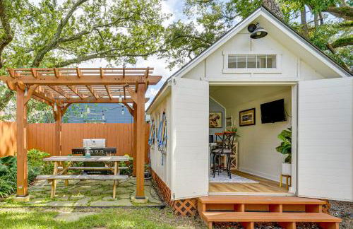 Dtwn Retreat with Game Room! Walk to Hampton Park - Foto 2