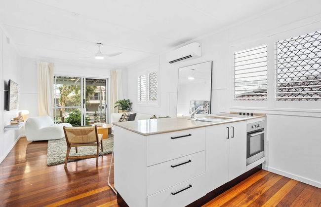 Palm Beach Cottage Walk to Beach - Photo 6