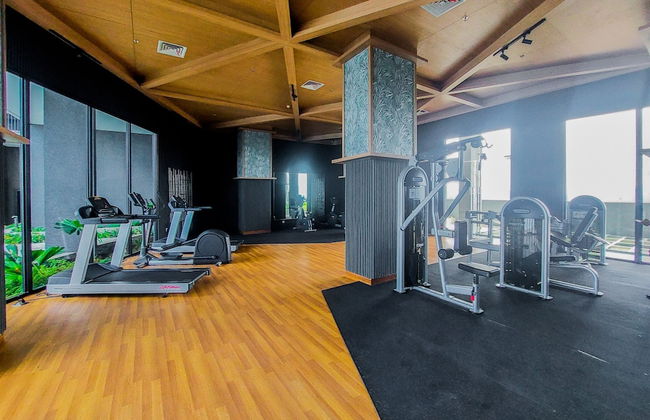 Modern And Comfy Studio At Collins Boulevard Apartment - Foto 19