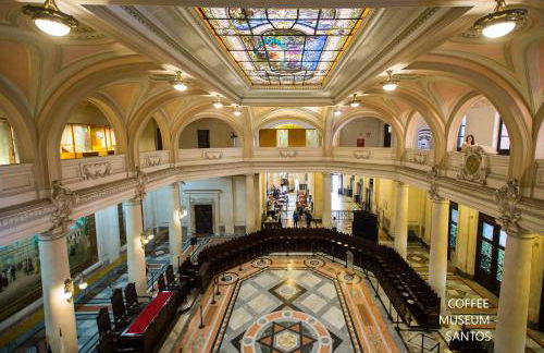 Ponta da Praia amplo 3dorm 3ban frente ao mar - Foto 42