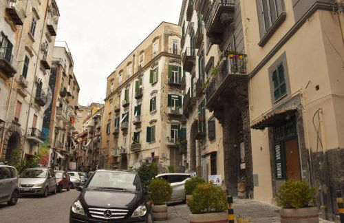 La cartolina di Napoli free parking for small cars only - Foto 36