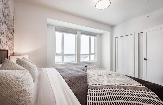 Grizzly Ridge Getaway Brand New, Hot Tub, Sleeps 11 - Photo 2