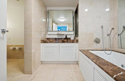 Beachfront Ritz-Carlton Luxury 1BR Residence - Foto 32