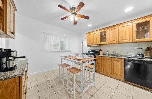 Quiet Retreat 10 Min to NYC Train & free Parking - Foto 24