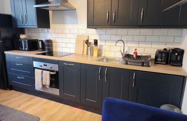 Dundee - 1 Bed - Sleeps 4 - Pet Friendly - Photo 7