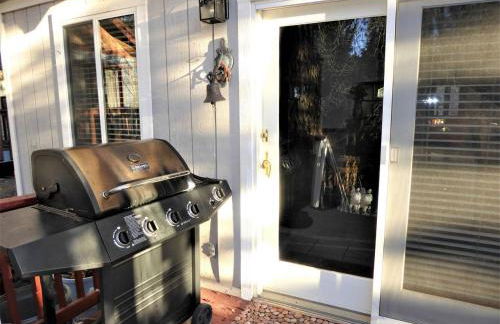 Dream Getaway-Secluded Hot Spa-Walk to Village-Walk to Pineknot Trailhead-Plus King Bed! - Foto 36