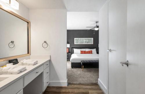 The Orange Door - Unit B - Travis Heights Duplex - Foto 22