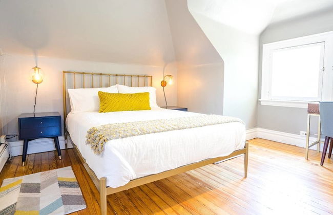 The Modern Couple's Getaway Loft With Private Balcony - Foto 3