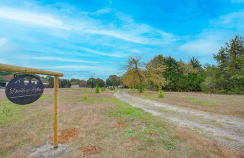 Lakefront Frankston Cabin with Dock and Fire Pit! - Foto 31