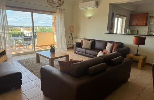 Lovely 3 Bedroom Villa with Pool in Great Location - Foto 4
