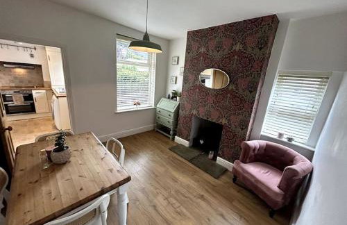 Two Bed Charming Cottage - Foto 8