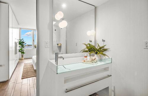 Modern waterfront living at Mondrian South Beach - 1123 - Foto 22