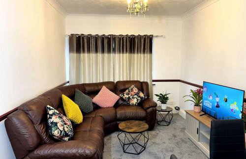 Sunny Beachside Apt with Free Parking - Foto 4