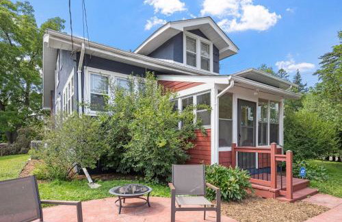 Lowry Parlour - Photo 47