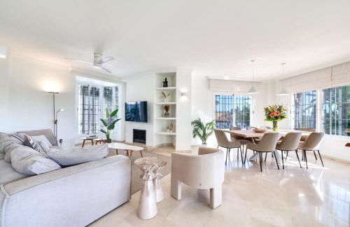 VACATION MARBELLA I Villa Azahar Retreat, Paradise for Golfers, Private Heated Pool, Close to the Best Beaches and High-end Restaurants - Photo 4