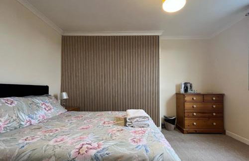 Beach & City Access - 2 Floors, Full Kitchen, Free Parking - Foto 4