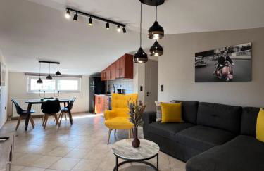 Demi DS, E1 - Photo 6