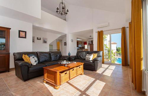 Villa Sol y Mar with heated pool and jacuzzi - Foto 13