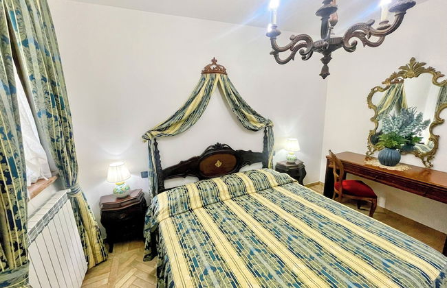 Pool, Jacuzzi and Events Room - Charming Villa in Umbria - Sleeps 24 - Lake View - Foto 5