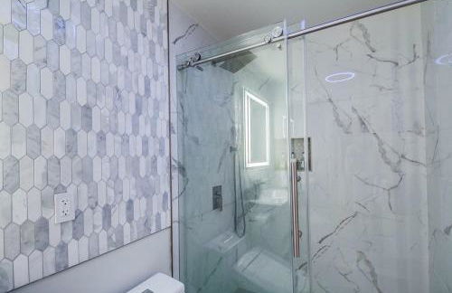 Lux Escape 2 • Views Hot Tub Games Mini Golf - Foto 33