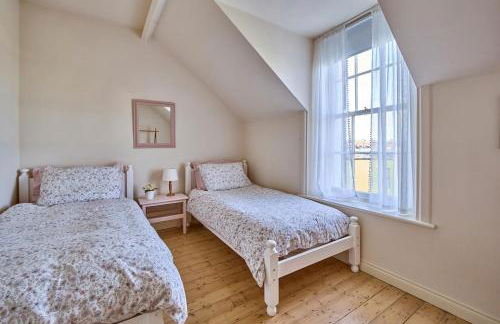 Charming townhouse with sunny garden - Foto 47