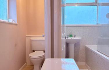 Spacious 3 Bed House In Horley With Long Driveway - Foto 21