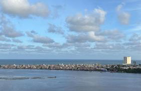 Apartamento de Luxo com vista para o Mar no Parque do Cais - Foto 2