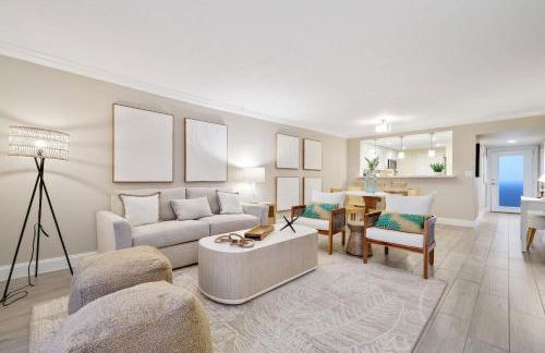 Boca Coastal Stay 2BR 2BA with Pool and Balcony - Foto 10