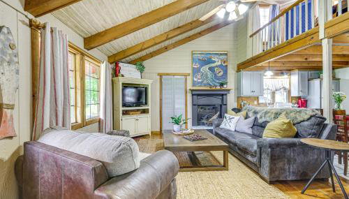 Hike, Swim and Fish Lakefront Cabin in Roach! - Foto 3