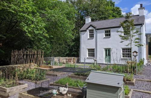 Riverside cottage walking distance into Caernarfon - Photo 1