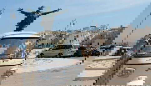 Balade en tuk-tuk dans Polignano a Mare